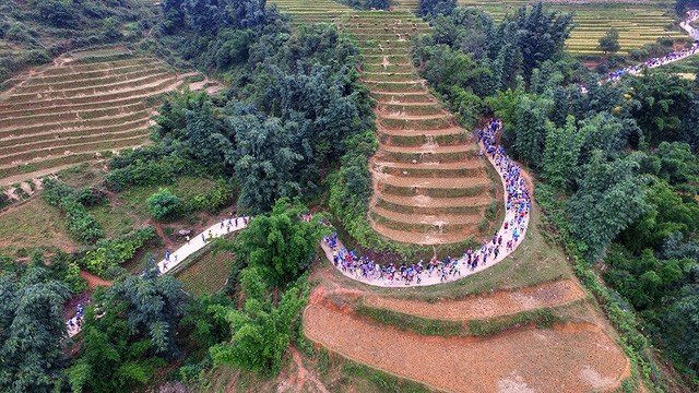 Đại sứ Anh băng núi 70km tại giải chạy việt dã ở Sapa - ảnh 7