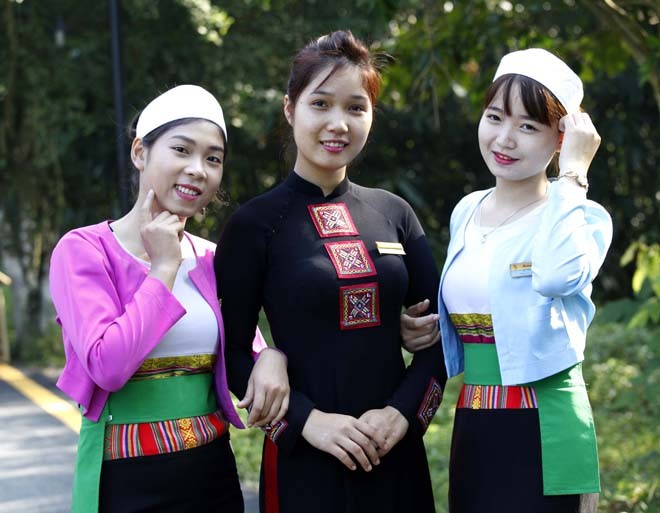Con gái Mường làm du lịch - ảnh 2