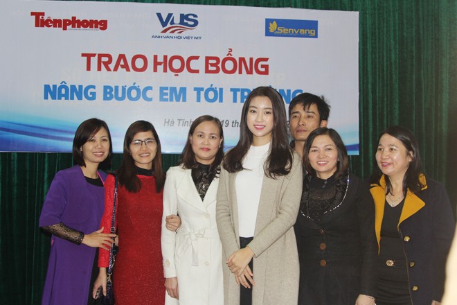 Hoa hậu Mỹ Linh muốn giúp người dân vùng lũ - ảnh 2