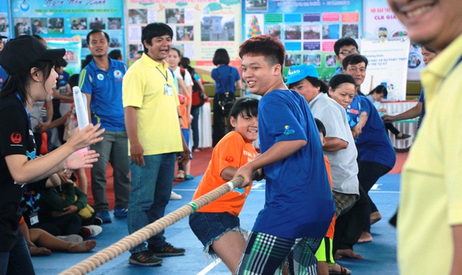 Bạn nhỏ tự kỷ và phụ huynh sôi nổi trong ngày hội thể thao thân thiện - ảnh 8