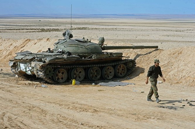 Hàng loạt xe tăng thời Liên Xô tham chiến ở Syria - ảnh 2