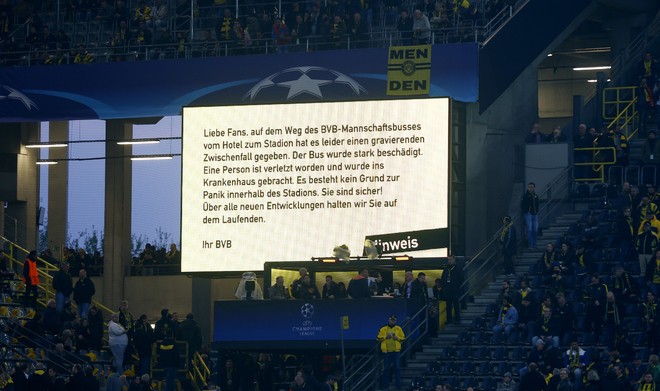 Không khí lo lắng bao trùm Dortmund sau vụ đánh bom - ảnh 11