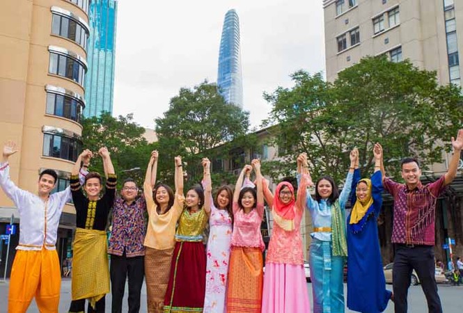 Trang phục ấn tượng của 28 thanh niên ưu tú tham gia Tàu thanh niên 2017 - ảnh 4