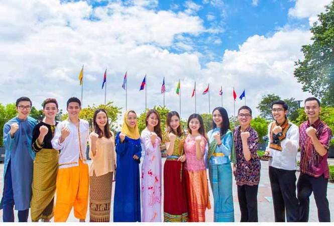 Trang phục ấn tượng của 28 thanh niên ưu tú tham gia Tàu thanh niên 2017 - ảnh 6