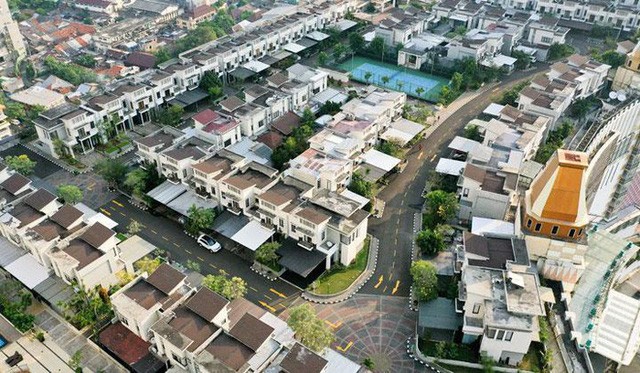 Ngỡ ngàng ngôi làng toàn biệt thự chục tỷ xây trên nóc tòa nhà cao tầng - ảnh 5