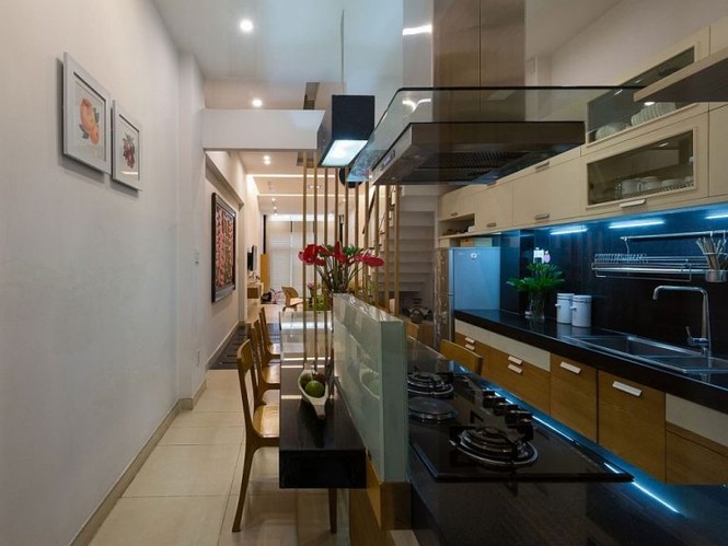 Nhà ống 4 tầng, mặt tiền hẹp vẫn đẹp long lanh - ảnh 4