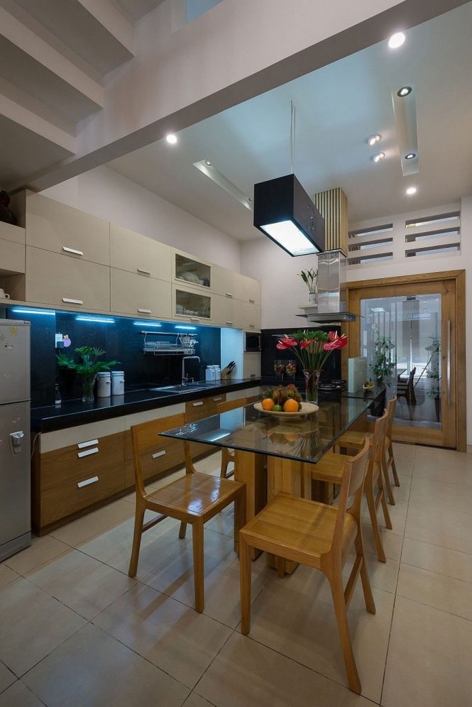 Nhà ống 4 tầng, mặt tiền hẹp vẫn đẹp long lanh - ảnh 6