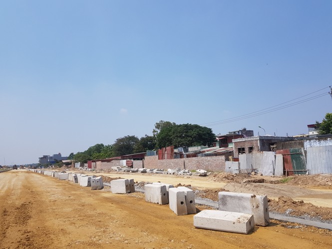 Chậm làm sổ đỏ cho dân, chủ đầu tư sẽ bị phạt tiền tỷ - ảnh 2