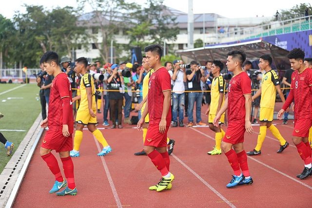 HLV Park Hang Seo phát hiện U22 Brunei tráo người - ảnh 1
