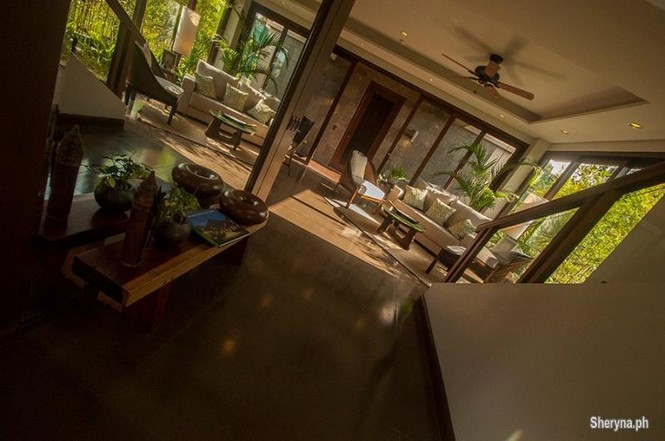 Vẻ đẹp 'gây nghiện' của ngôi nhà mái chồng mái phá cách - ảnh 4