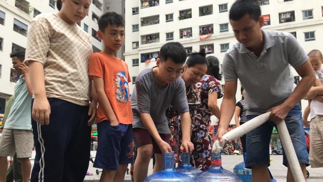 Chủ tịch Hà Nội yêu cầu không để hộ dân nào mất nước sạch dịp Tết - ảnh 1