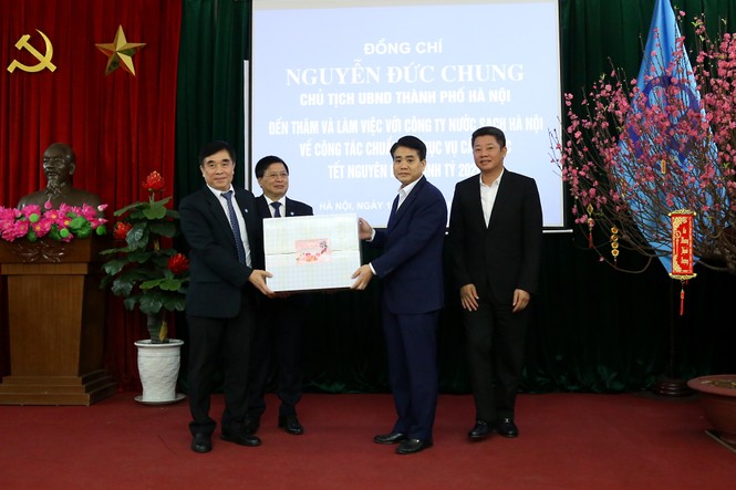 Chủ tịch Hà Nội yêu cầu không để hộ dân nào mất nước sạch dịp Tết - ảnh 2