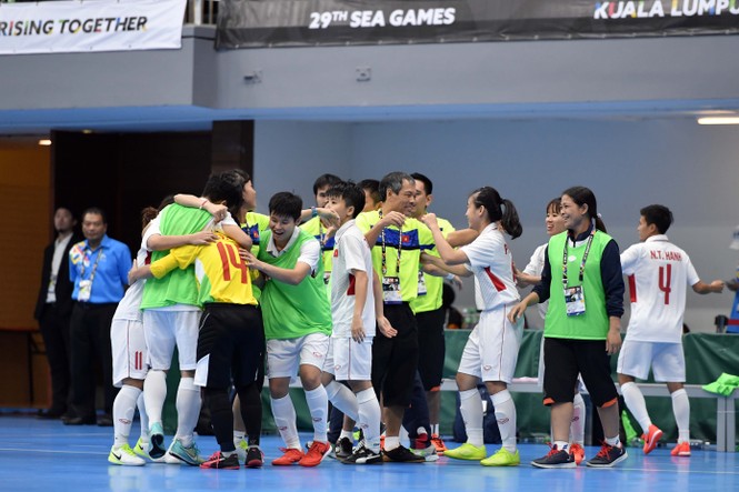 Chiến thắng nghẹt thở của futsal nữ Việt Nam - ảnh 1