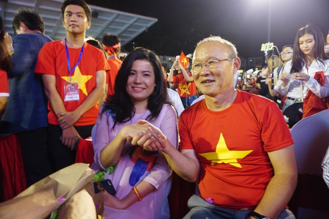 Công Phượng mang son môi đến dự buổi giao lưu - ảnh 5