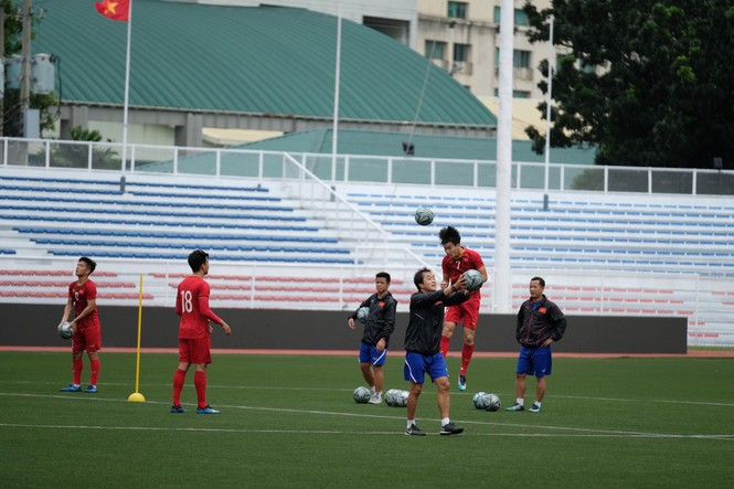 U22 Việt Nam tập nhẹ, thày Park trầm ngâm lo kế đấu Indonesia - ảnh 1