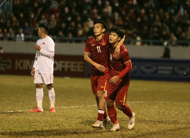 Công Phượng, Quang Hải ngồi khán đài, đội tuyển Việt Nam vẫn đánh bại 'đàn em' U22 - ảnh 1