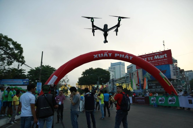 Dùng flycam tác nghiệp tại Việt dã Tiền Phong 2016 - ảnh 2