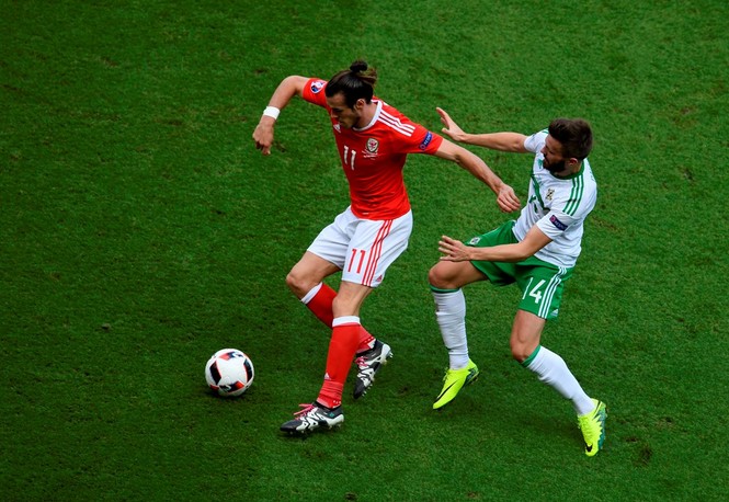 Hậu vệ đốt lưới nhà, Bắc Ireland tức tưởi trao vé cho xứ Wales - ảnh 8