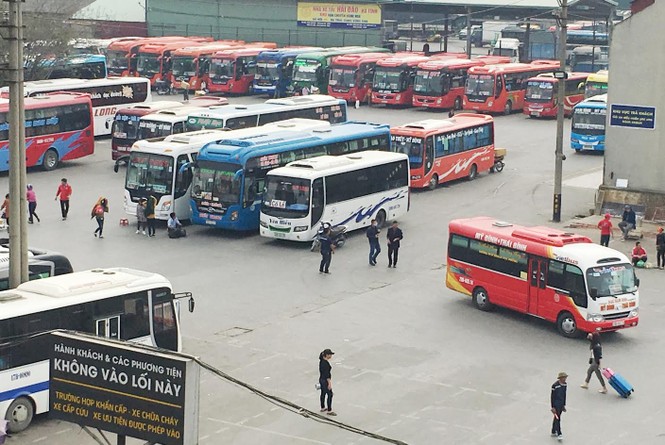 Đối thoại 'nảy lửa' giữa 600 nhà xe với nhà chức trách - ảnh 1
