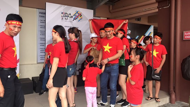 Văn Hậu tỏa sáng, U22 Việt Nam thắng '4 sao' trận đầu SEA Games - ảnh 2