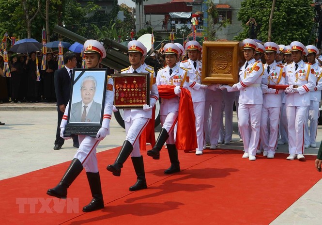 Lễ an táng nguyên Tổng Bí thư Đỗ Mười tại quê nhà - ảnh 22