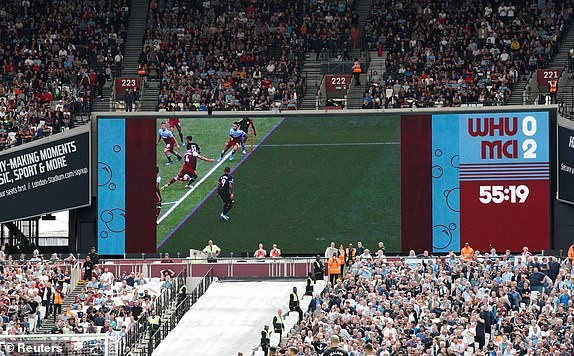 Sterling lập hat-trick, Man City vùi dập West Ham - ảnh 11