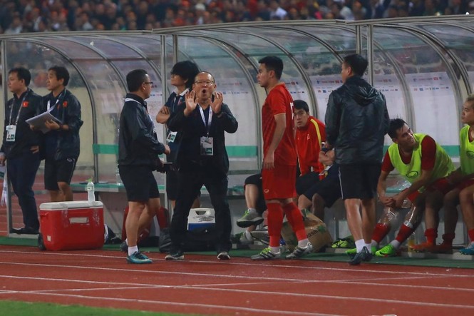 Hú hồn với... HLV Park Hang Seo - ảnh 3