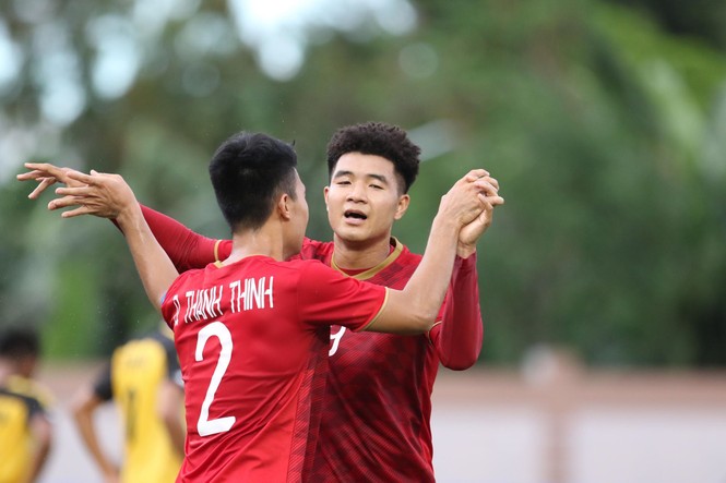 Đức Chinh 'nổ súng' tưng bừng, U22 Việt Nam dội mưa gôn vào lưới Brunei - ảnh 11