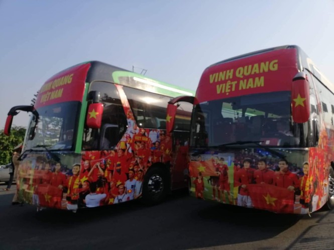 Các nhà vô địch SEA Games về đến Hà Nội - ảnh 51