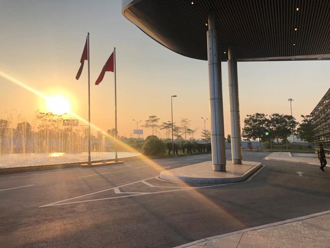 Các nhà vô địch SEA Games về đến Hà Nội - ảnh 31
