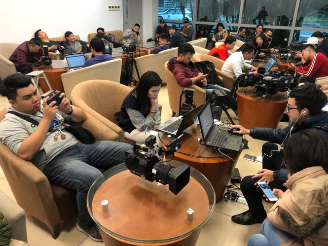 Các nhà vô địch SEA Games về đến Hà Nội - ảnh 24