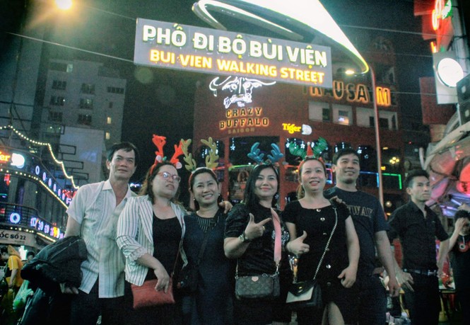 Pháo hoa rực sáng đón năm mới 2020 - ảnh 23