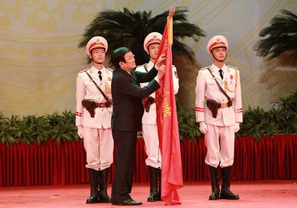 Trao tặng Huân chương Sao vàng lần thứ tư cho lực lượng CAND - ảnh 2