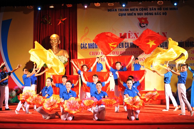 Liên hoan ca khúc cách mạng vùng Đông Bắc Bộ - ảnh 8