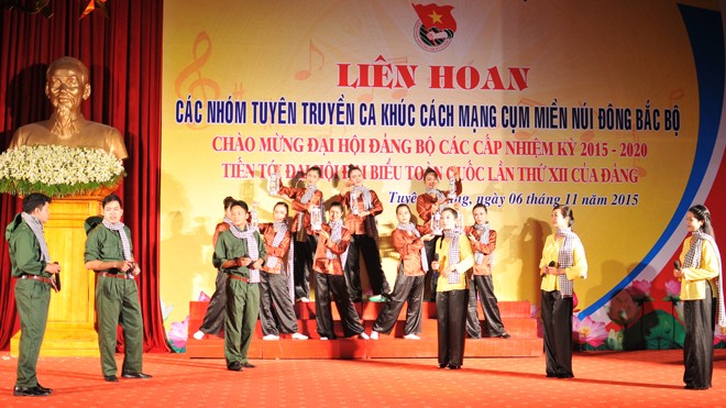 Liên hoan ca khúc cách mạng vùng Đông Bắc Bộ - ảnh 3