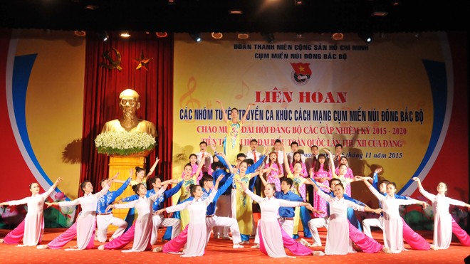 Liên hoan ca khúc cách mạng vùng Đông Bắc Bộ - ảnh 10
