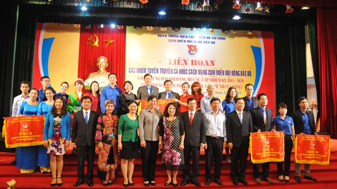 Liên hoan ca khúc cách mạng vùng Đông Bắc Bộ - ảnh 14