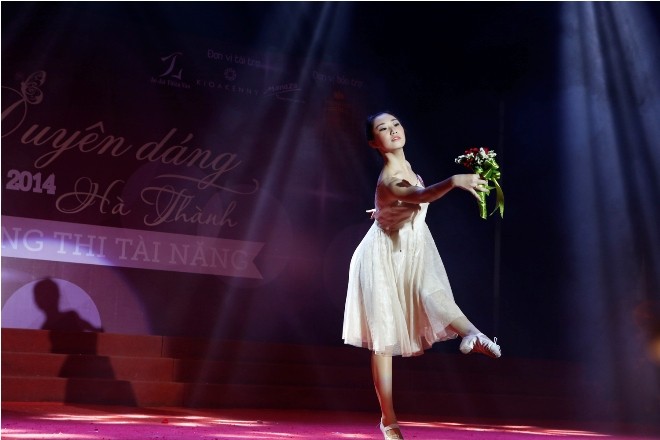 Nữ sinh Hà Thành 'đốt cháy' sân khấu - ảnh 8