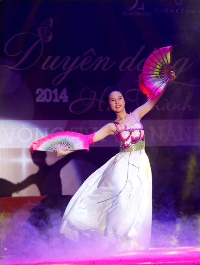 Nữ sinh Hà Thành 'đốt cháy' sân khấu - ảnh 14
