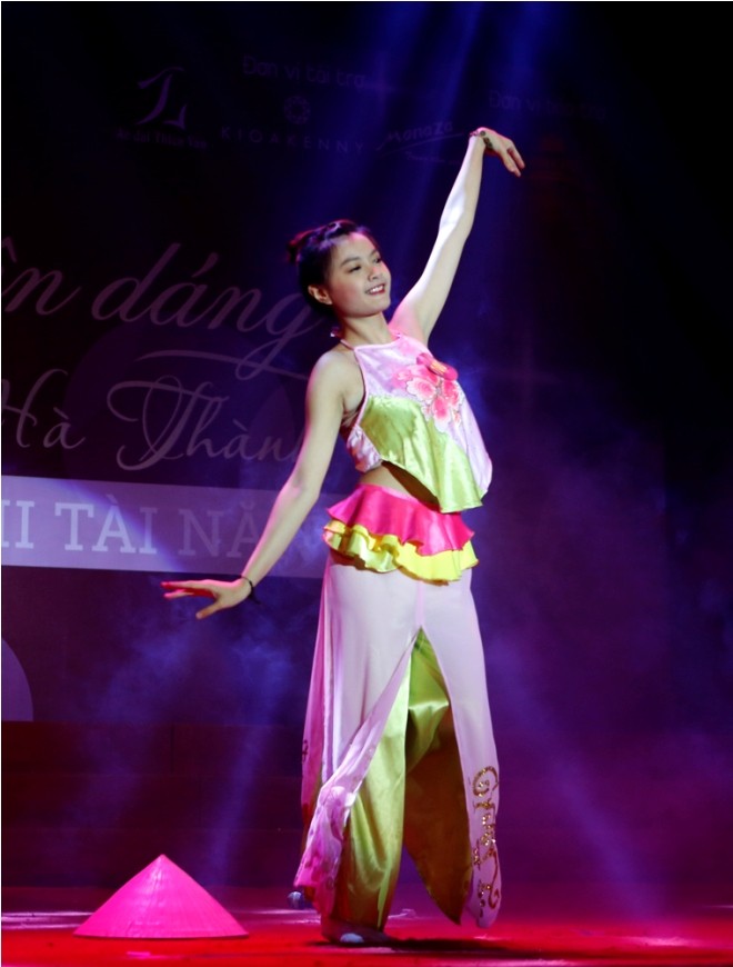 Nữ sinh Hà Thành 'đốt cháy' sân khấu - ảnh 16
