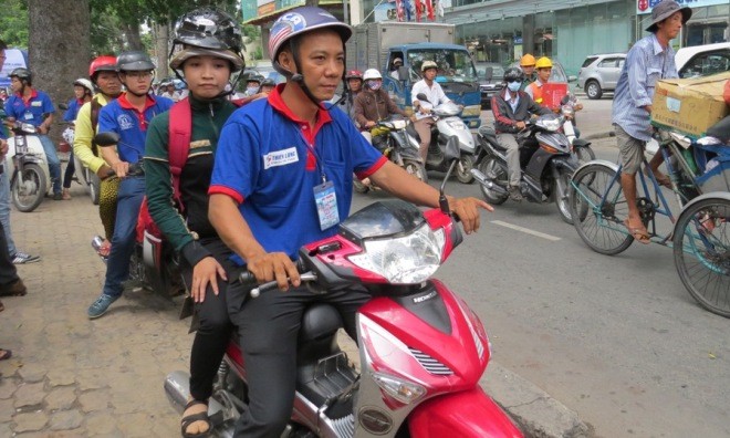 Tiếp sức mùa thi: Xe ôm miễn phí và giá rẻ - ảnh 7