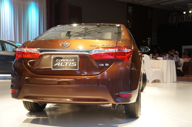 Lộ 3 mức giá của Toyota Corolla Altis 2014 ở Việt Nam - ảnh 3