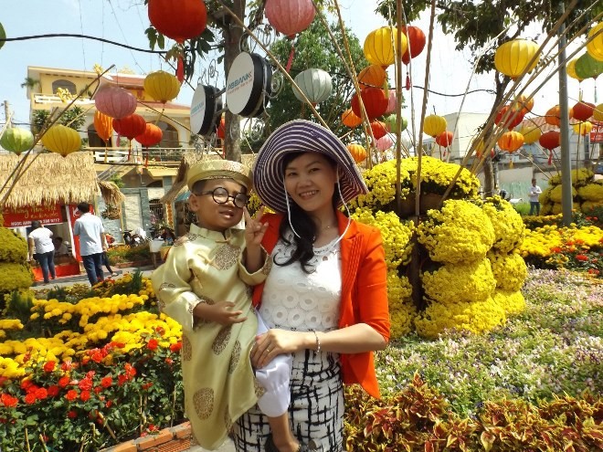 Chen chân chụp ảnh đường hoa Cần Thơ - ảnh 11