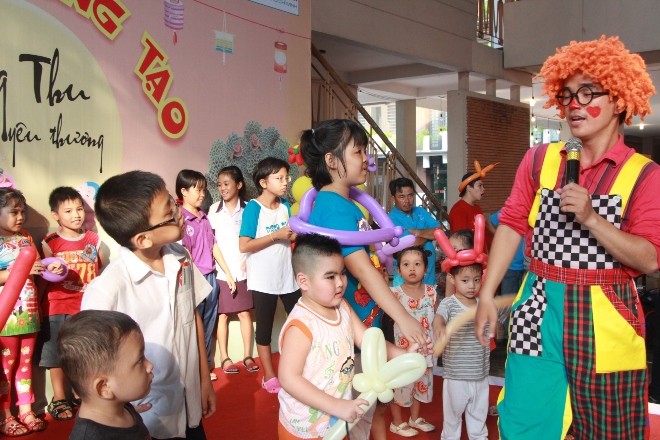 1.200 em thiếu nhi vui hội Trung thu - ảnh 1