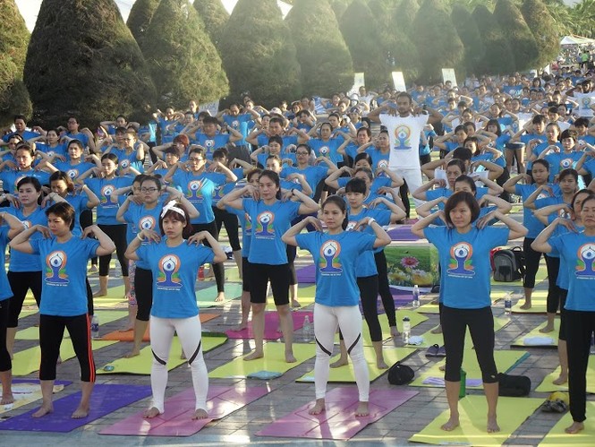 500 người đồng diễn Yoga trên bờ biển Đà Nẵng - ảnh 6