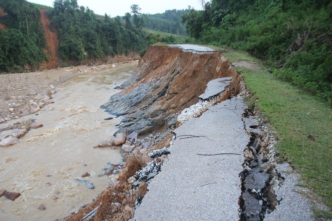 Bàng hoàng trước cảnh tan hoang sau lũ quét ở Nghệ An - ảnh 3