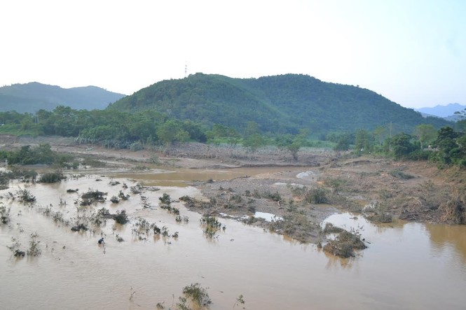 Bàng hoàng trước cảnh tan hoang sau lũ quét ở Nghệ An - ảnh 5