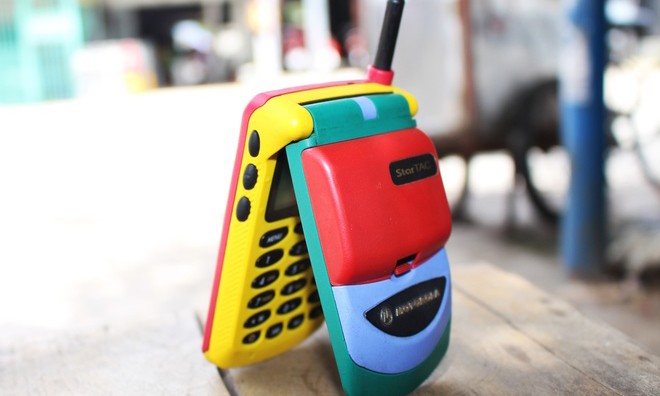 Cận cảnh điện thoại Motorola hàng hiếm còn lại tại Việt Nam - ảnh 1