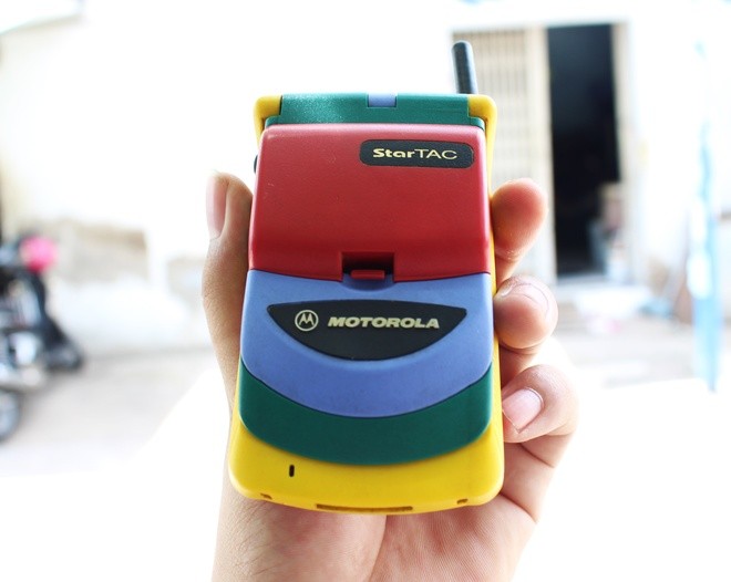 Cận cảnh điện thoại Motorola hàng hiếm còn lại tại Việt Nam - ảnh 2