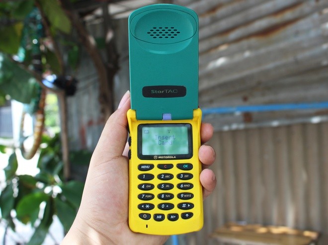 Cận cảnh điện thoại Motorola hàng hiếm còn lại tại Việt Nam - ảnh 6